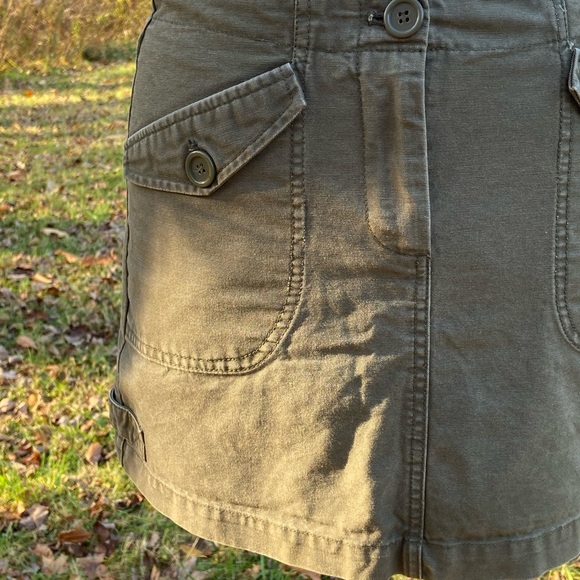 H&M Army Green Mini Skirt - Picture 2 of 6
